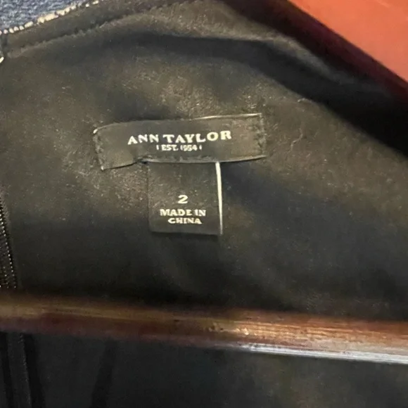 Ann Taylor size 2 black/white body con sheath - Picture 7 of 7